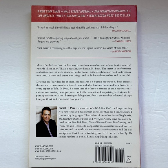 🟢 Drive by Daniel H. Pink | Self-Help, Business | Paperback Book - Picture 2 of 12